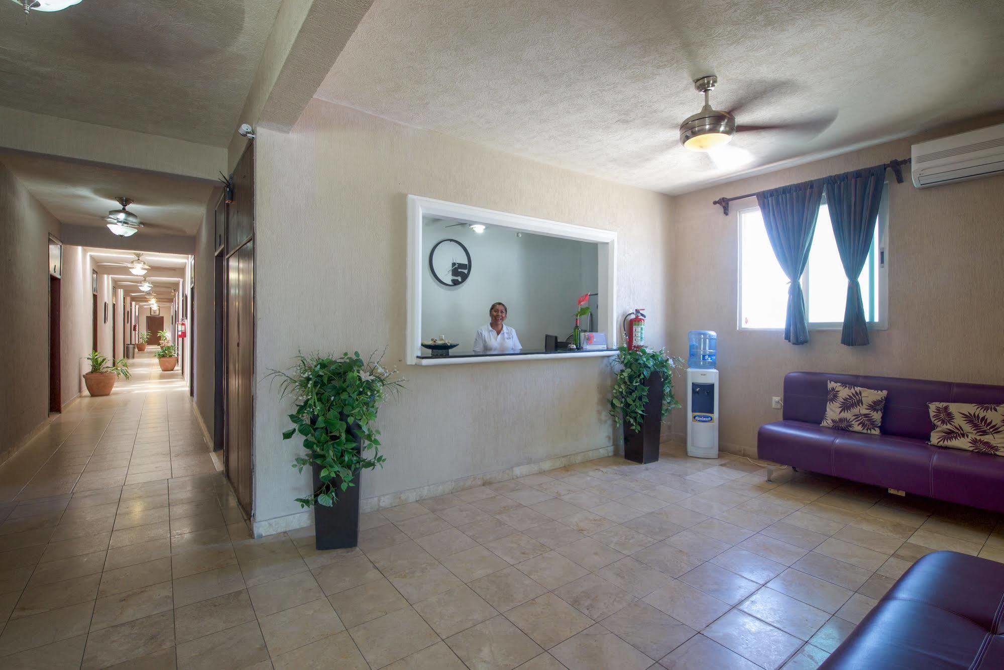 Hotel Villa Fontana Chetumal Exterior photo